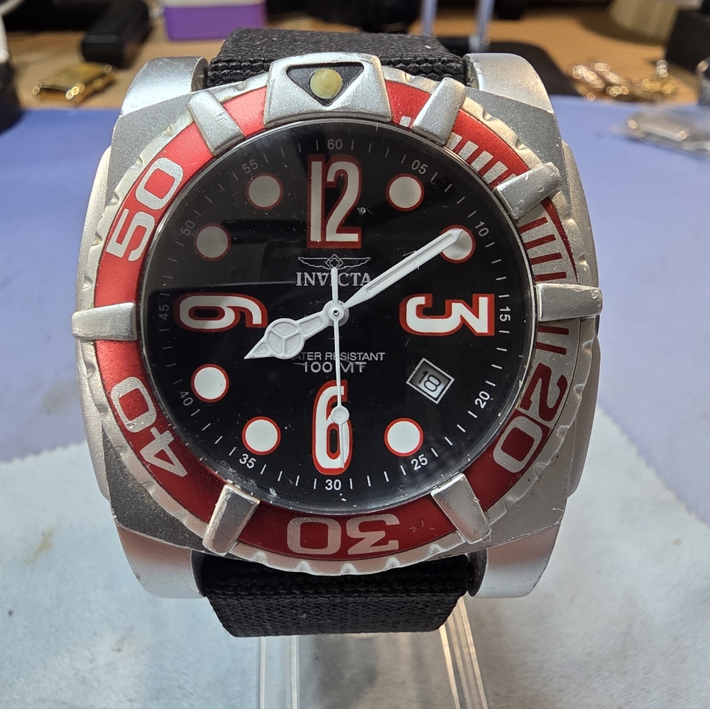 Invicta MODEL NO 2026  WITH ALUMINIUM CASE